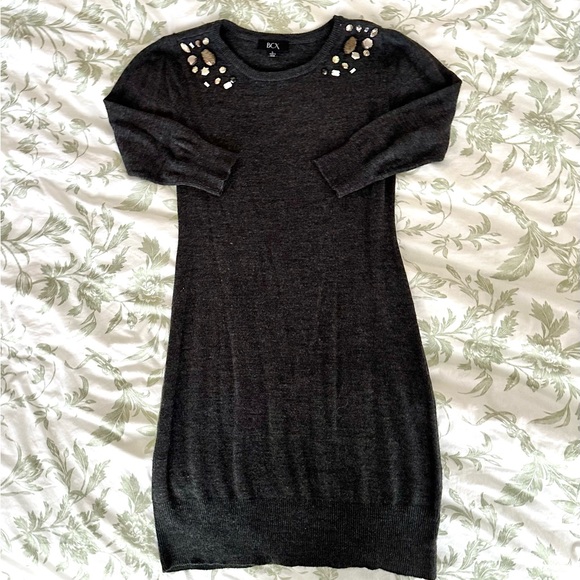 Long sleeve sweater dress with beaded detail on shoulders - Picture 5 of 8